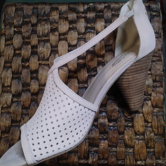 Seychelles NWOB Leather Sandals - Picture 2 of 5